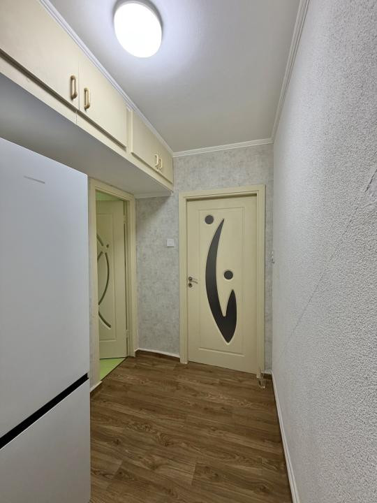Apartament 2 camere, parter, renovat, zona Girocului