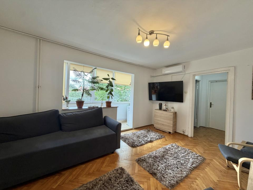 Apartament 3 camere, etaj 1, semidecomandat, zona Olimpia-Stadion 