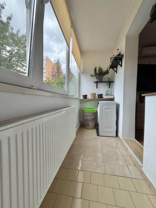 Apartament 3 camere, etaj 1, semidecomandat, zona Olimpia-Stadion 