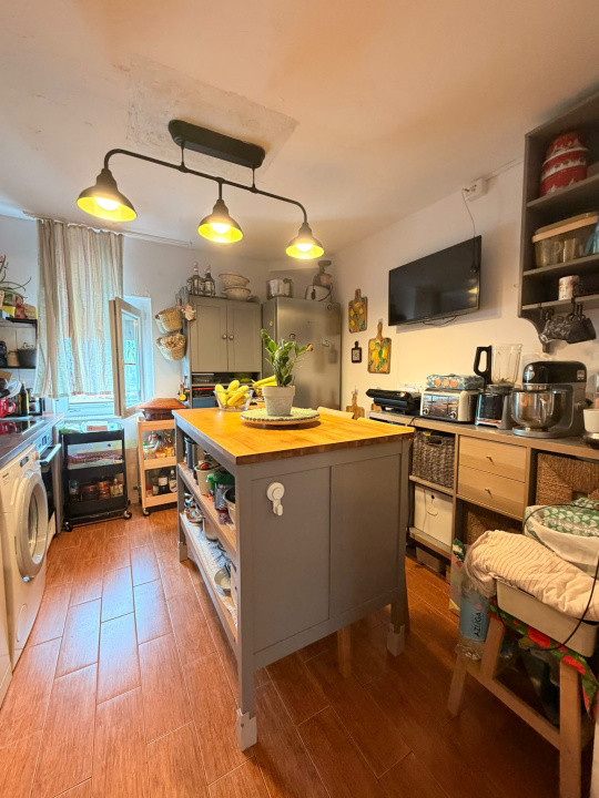 COMISION 0% Apartament cu 3 camere, semidecomandat, etaj 4 - Bucovina