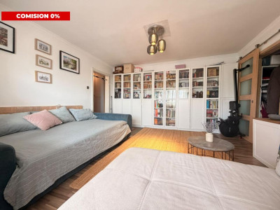 COMISION 0% Apartament cu 3 camere, semidecomandat, etaj 4 - Bucovina
