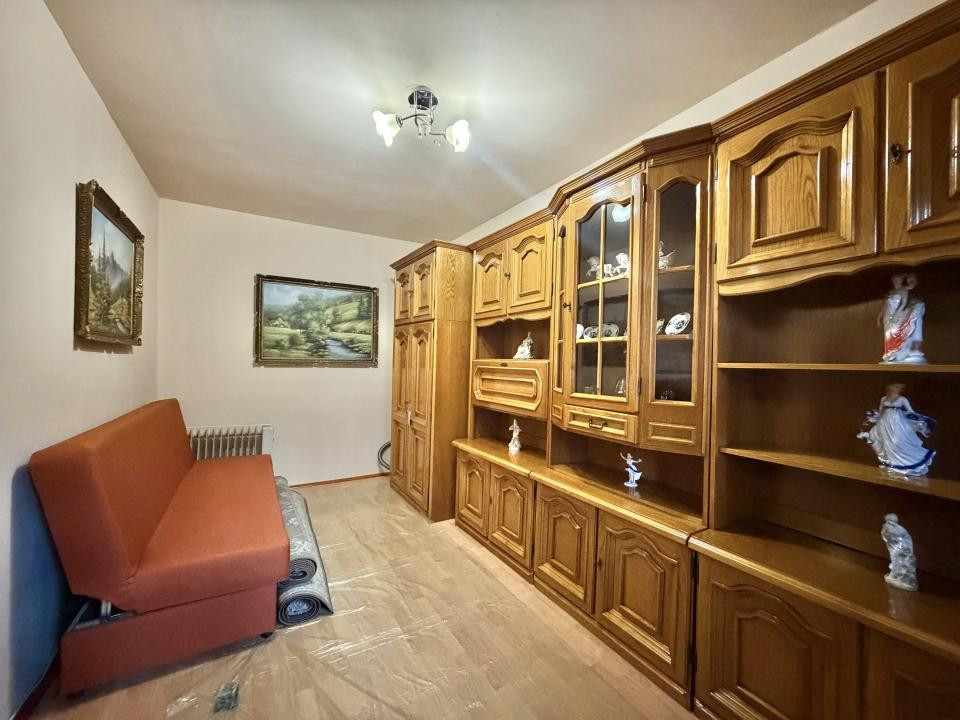 Apartament 2 camere, etaj 2, zona Dacia 