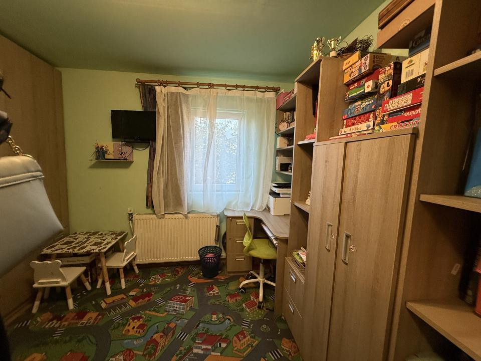 Apartament 3 camere, open-space, etaj 4 cu acoperis - Buziasului
