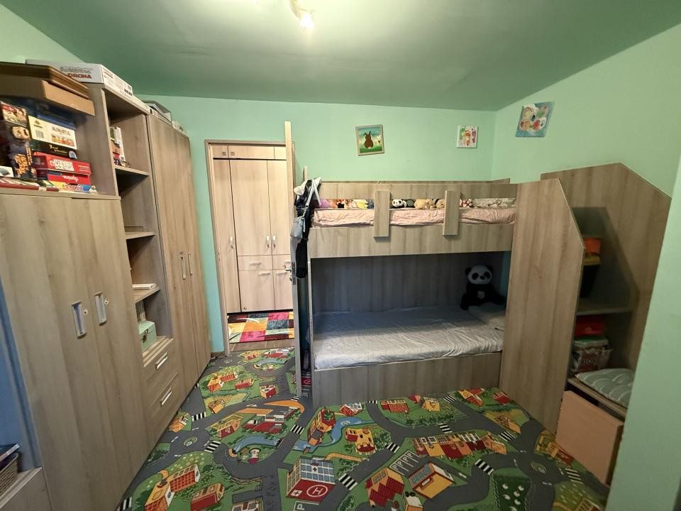 Apartament 3 camere, open-space, etaj 4 cu acoperis - Buziasului