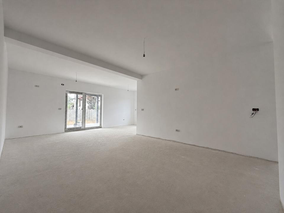 Duplex 4 camere, 96 mp utili, 16 mp terasa, 370 mp teren - Sag 