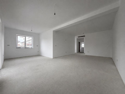 Duplex 4 camere, 96 mp utili, 16 mp terasa, 370 mp teren - Sag 