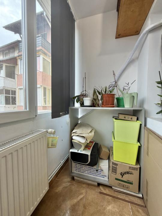 Apartament 1 camere, decomandat, etaj 3, zona Dambovita 