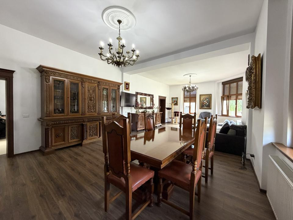 Casa individuala 4 camere, 220 mp utili, 400 mp teren, renovat integral -Sagului