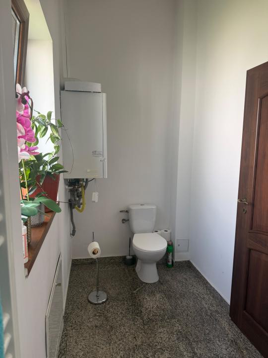 Casa individuala 4 camere, 220 mp utili, 400 mp teren, renovat integral -Sagului