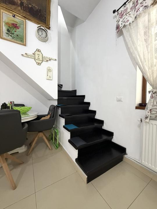Casa individuala 4 camere, 220 mp utili, 400 mp teren, renovat integral -Sagului