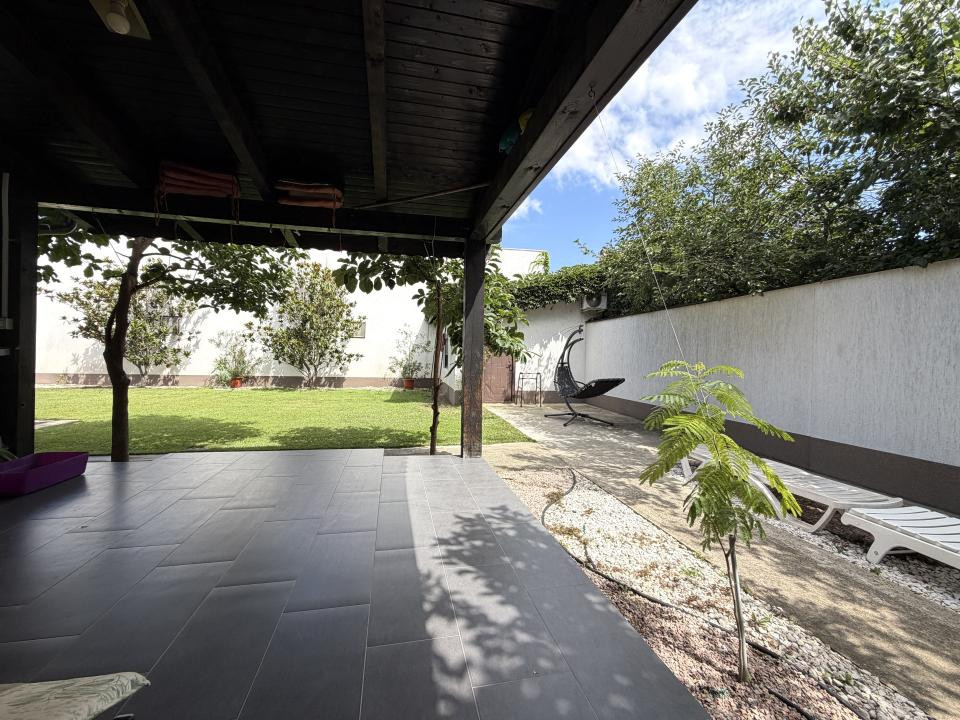 Casa individuala 4 camere, 220 mp utili, 400 mp teren, renovat integral -Sagului
