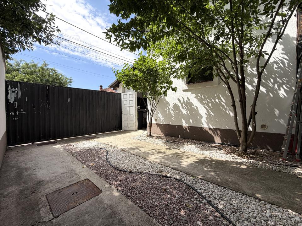 Casa individuala 4 camere, 220 mp utili, 400 mp teren, renovat integral -Sagului