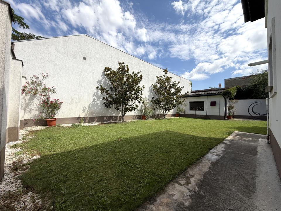 Casa individuala 4 camere, 220 mp utili, 400 mp teren, renovat integral -Sagului