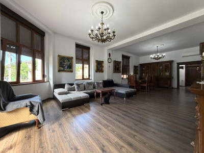 Casa individuala 4 camere, 220 mp utili, 400 mp teren, renovat integral -Sagului