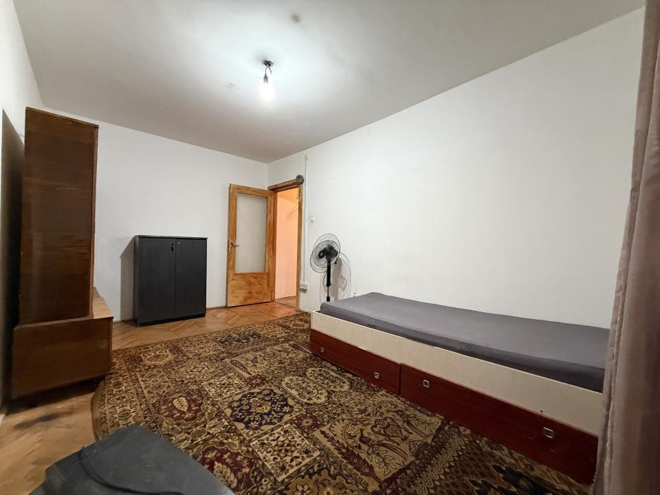 Apartament 3 camere, 50 mp utili, etaj 3, zona Dacia