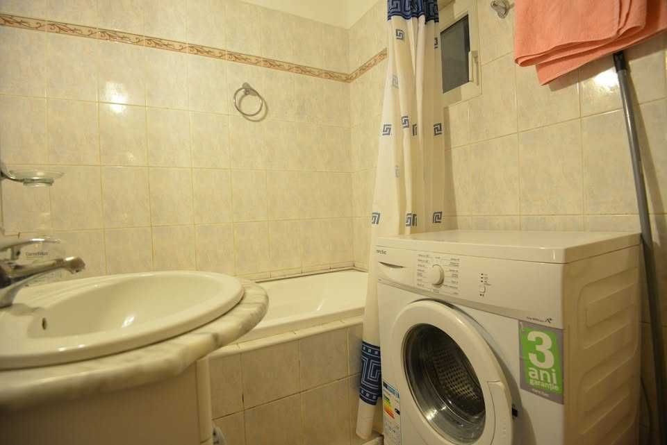  DE INCHIRIAT Apartament 2 camere, 54mp, etaj 5 - Complexul Studentesc