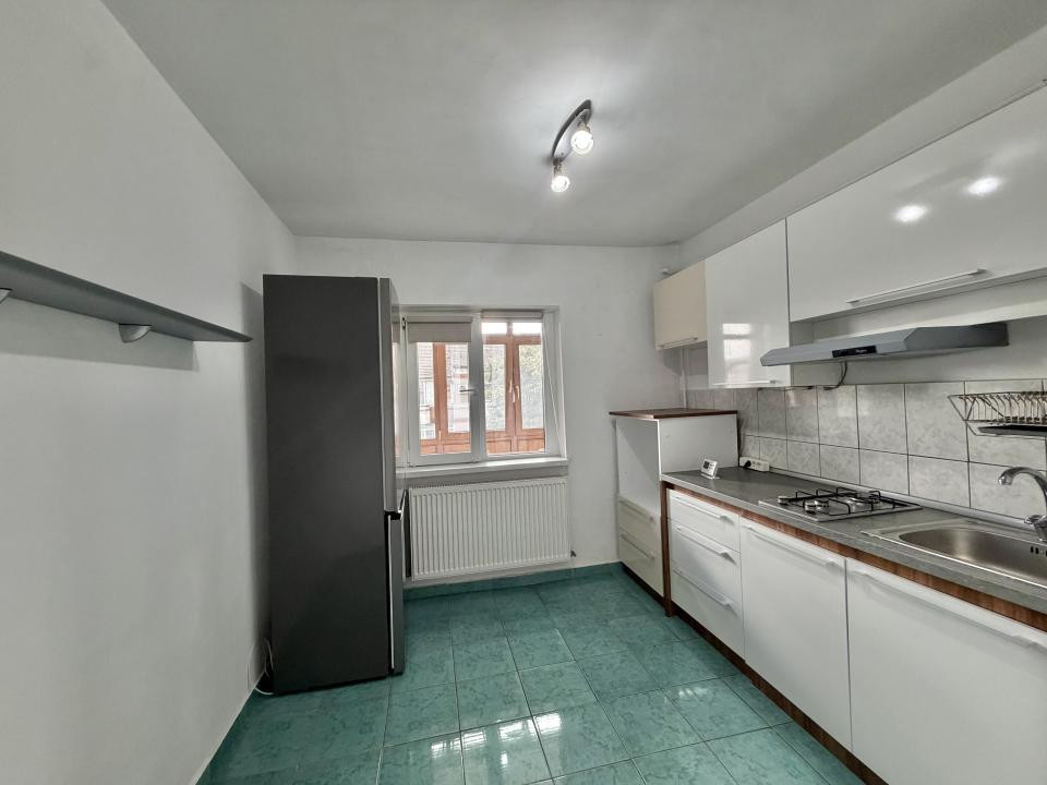 Apartament 2 camere, decomandat, mobilat si utilat, zona Soarelui