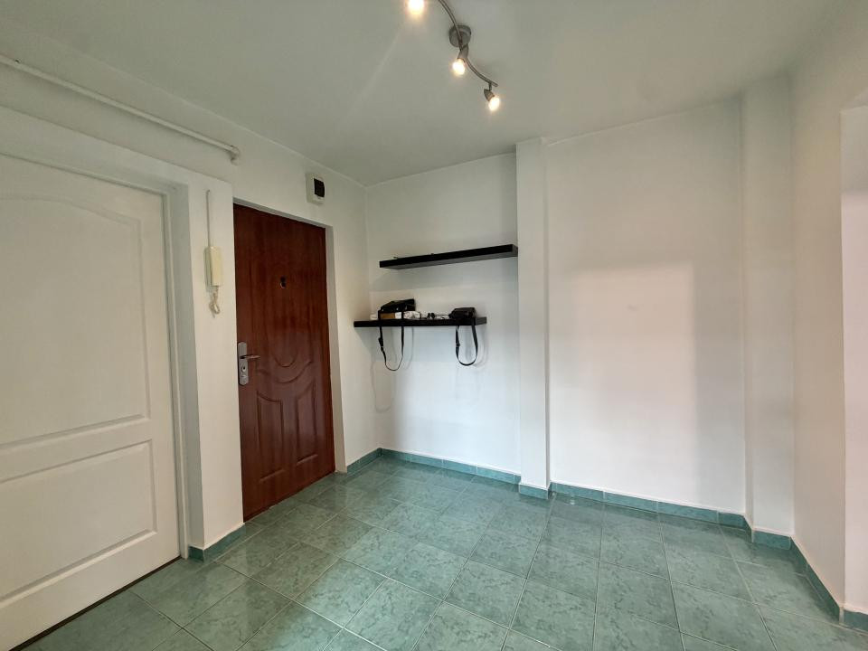 Apartament 2 camere, decomandat, mobilat si utilat, zona Soarelui
