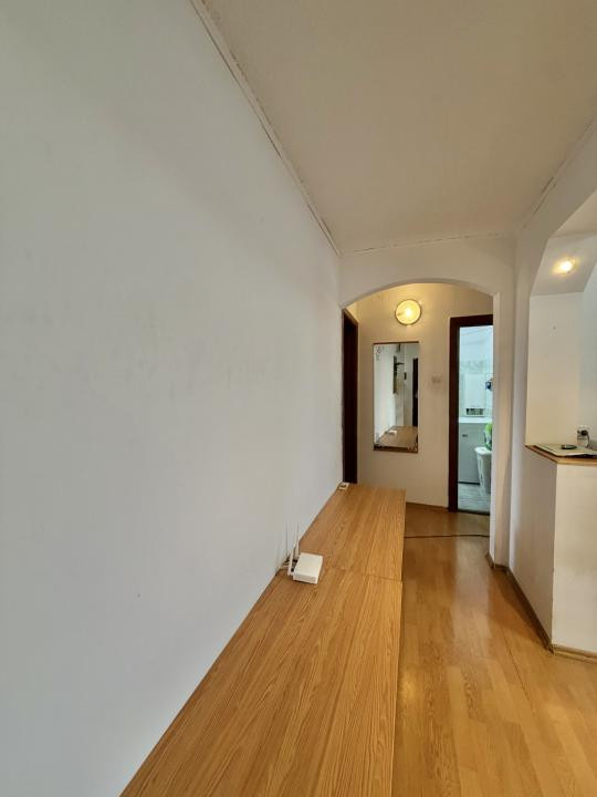 Apartament 2 camere, decomandat, etaj 3, zona Soarelui