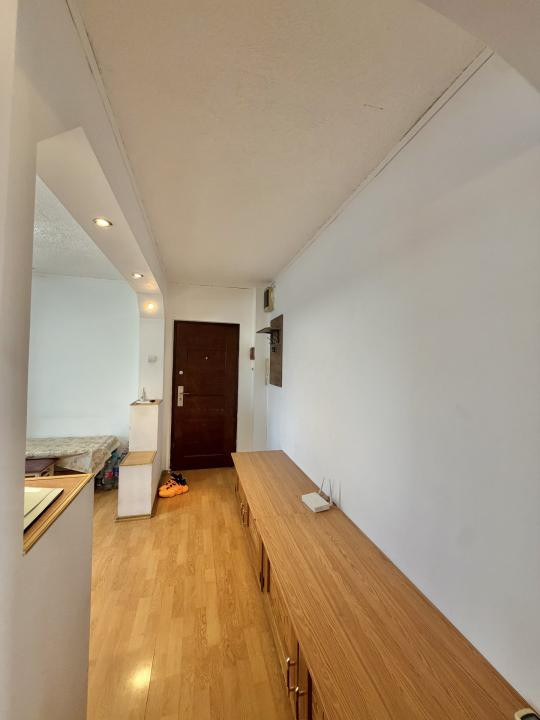 Apartament 2 camere, decomandat, etaj 3, zona Soarelui