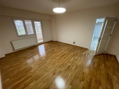  DE INCHIRIAT Apartament 2 camere, 58mp, etaj 2 - Aradului