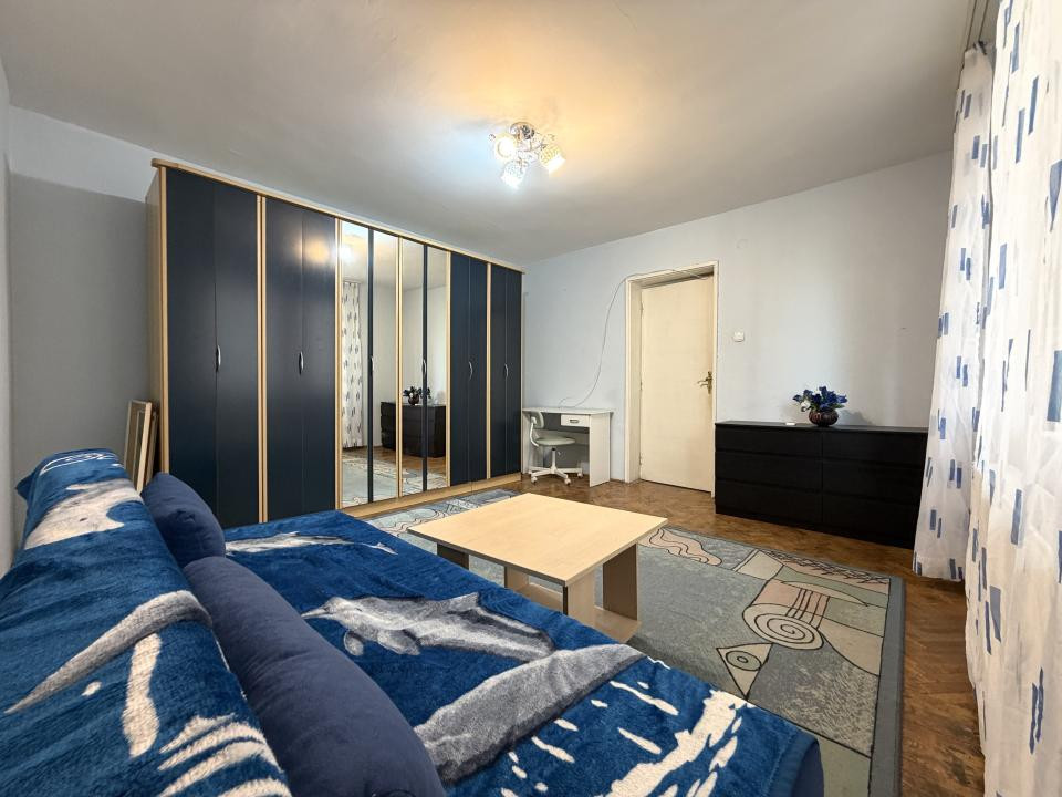 Apartament 2 camere 54 mp utili, loc de parcare in curte - zona centrala
