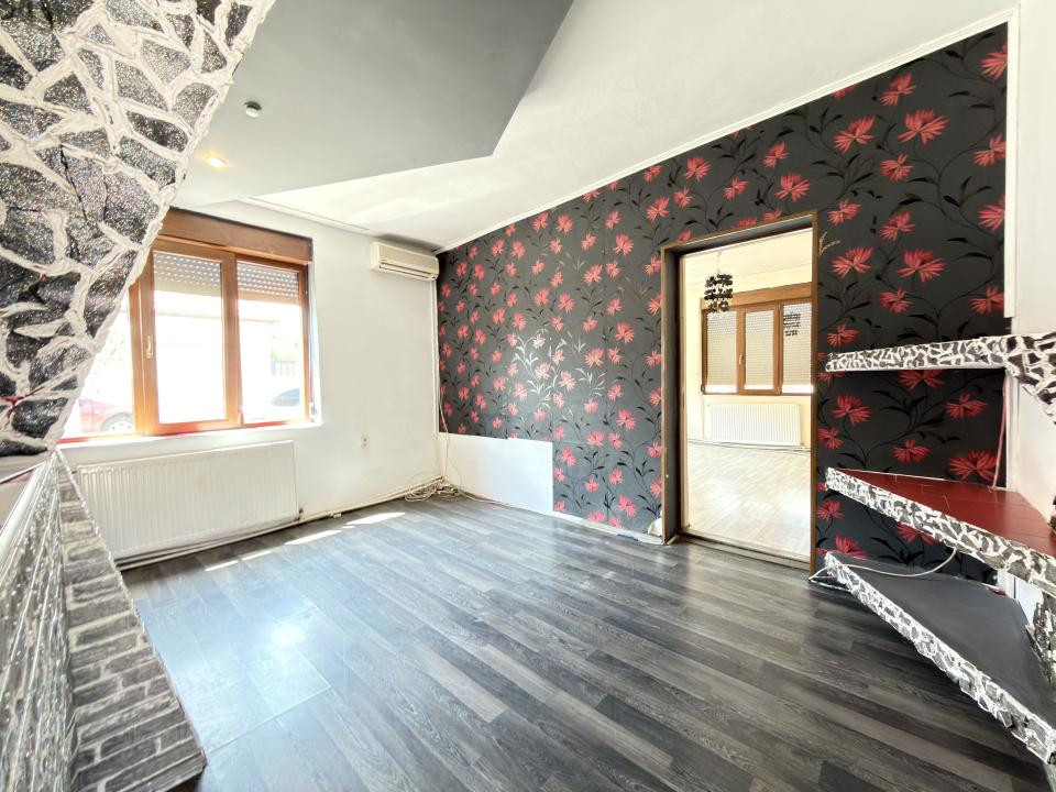 Casa cu 3 apartamente, 116 mp utili, 479 mp teren - Ghiroda noua