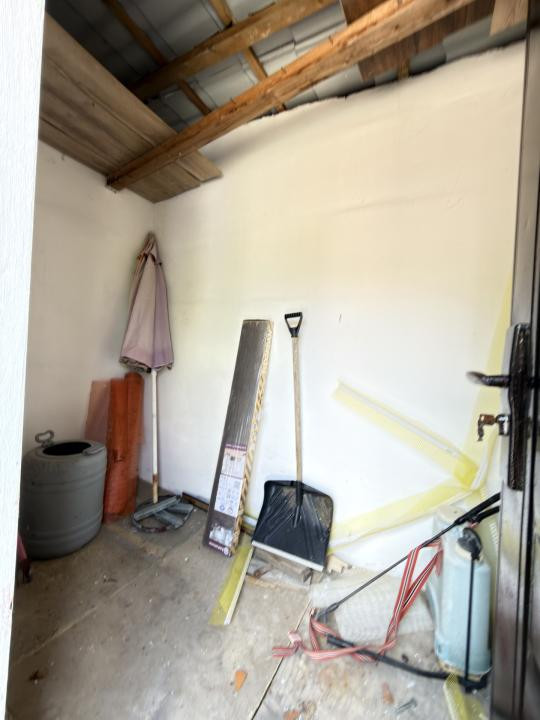 Casa cu 3 apartamente, 116 mp utili, 479 mp teren - Ghiroda noua
