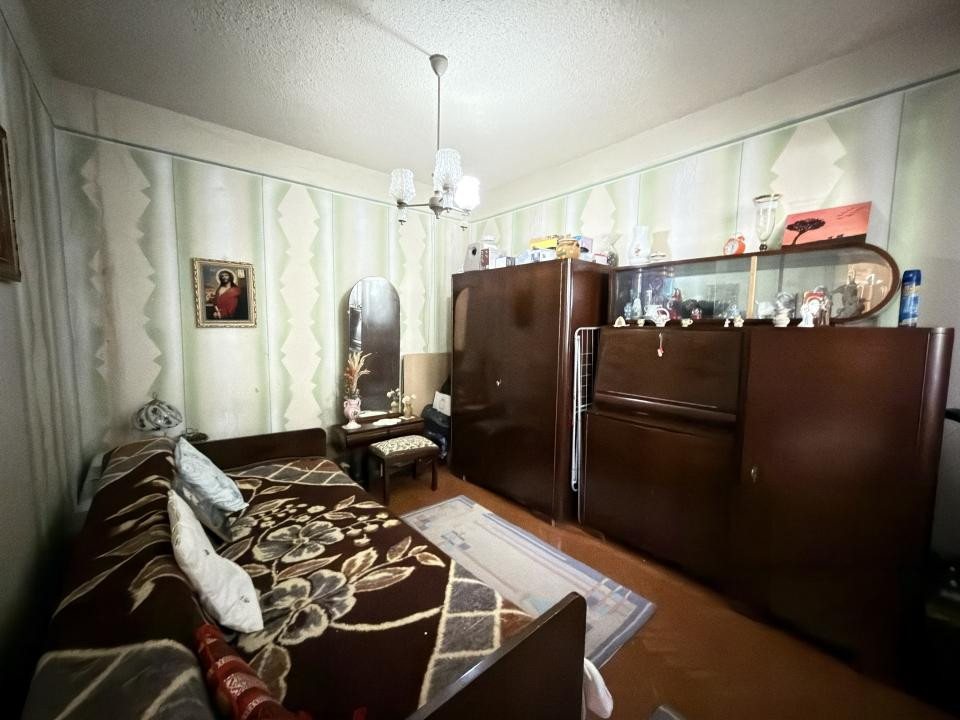 Apartament 3 camere, 47 mp utili, etaj 2 - zona Dacia