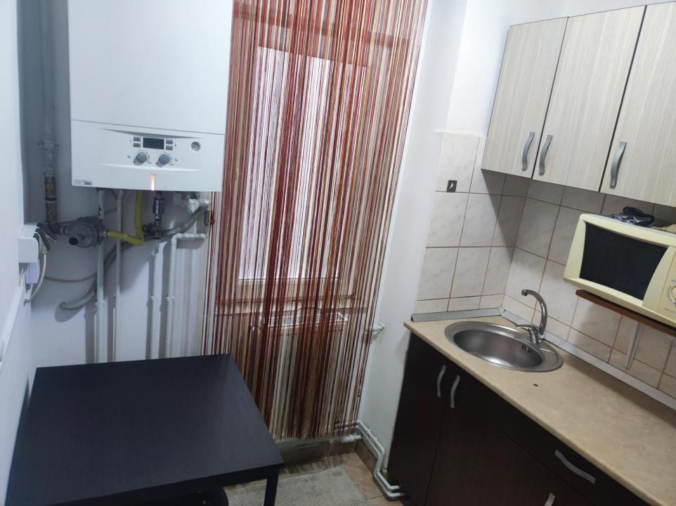  DE INCHIRIAT Apartament 3 camere, 60mp, etaj 7/10 - Circumvalatiunii 