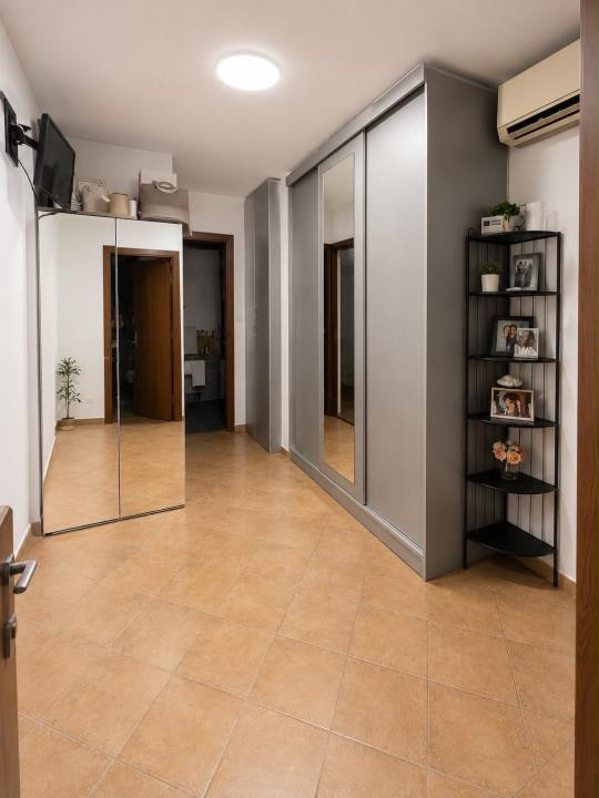 Apartament 2 camere, decomandat,  zona Soarelui 