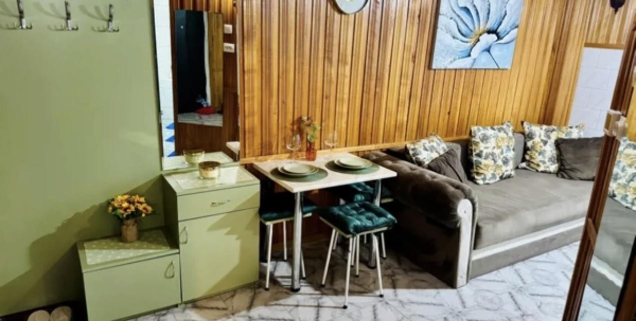  DE INCHIRIAT Apartament 1 camera, 50mp, etaj 1 - Aradului