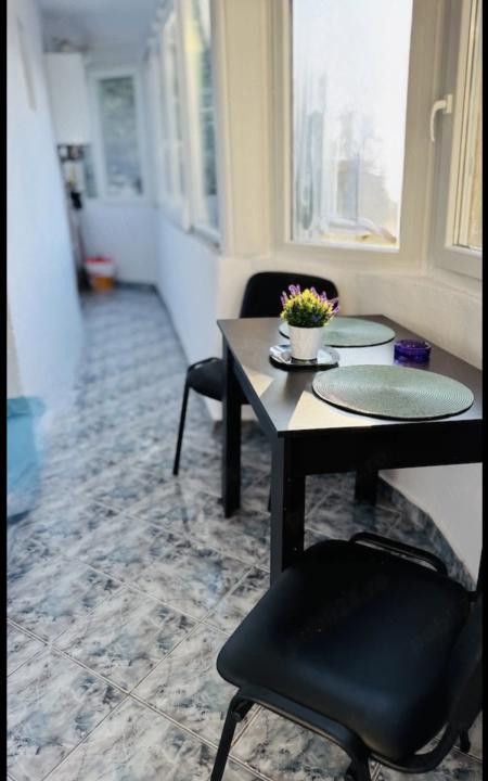  DE INCHIRIAT Apartament 1 camera, 50mp, etaj 1 - Aradului
