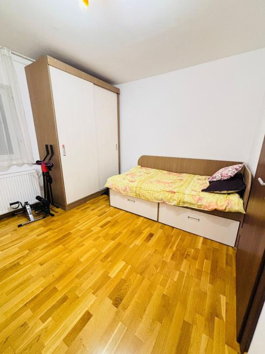  DE INCHIRIAT Apartament 3 camere, 55mp, etaj 3 - Dambovita
