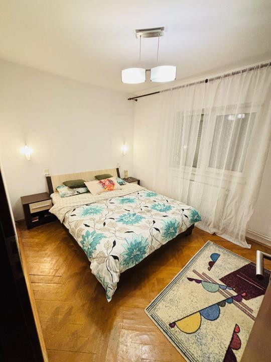  DE INCHIRIAT Apartament 3 camere, 55mp, etaj 3 - Dambovita