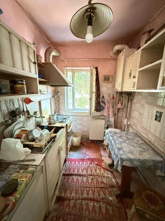 Apartament cu o camera, 37 mp utili, etaj 1, cu balcon - Dambovita