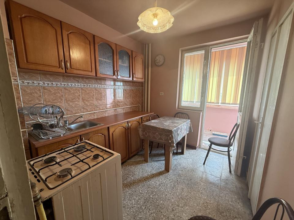 Apartament cu 3 camere, etaj 8, 65 mp utili, ideal pentru investitie - Girocului