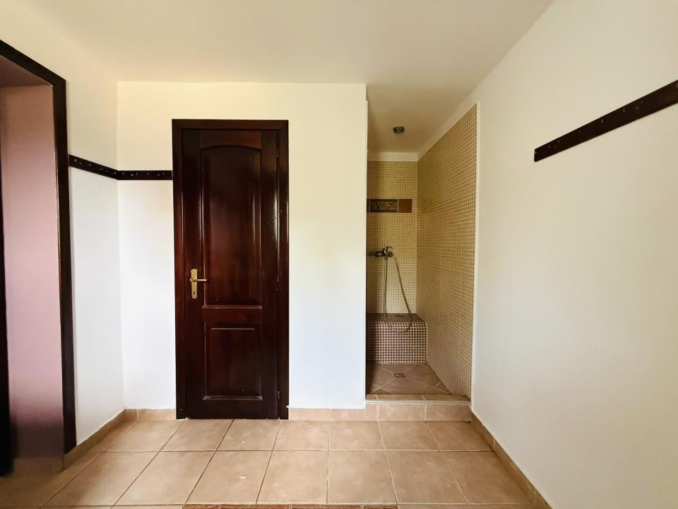 DE INCHIRIAT Casa individuala, 180mp utili, 720 teren-Sanmihaiul Roman
