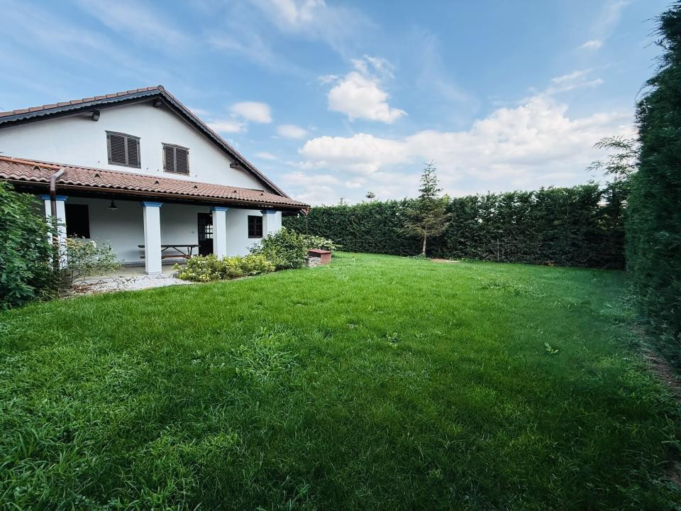 DE INCHIRIAT Casa individuala, 180mp utili, 720 teren-Sanmihaiul Roman