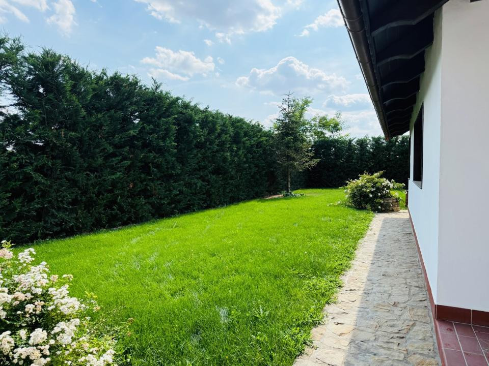 DE INCHIRIAT Casa individuala, 180mp utili, 720 teren-Sanmihaiul Roman