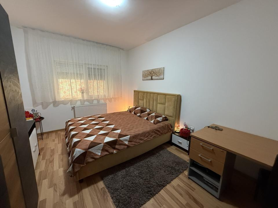 Apartament cu 3 camere, decomandat, 64 mp utili, curte privata - Sanandrei
