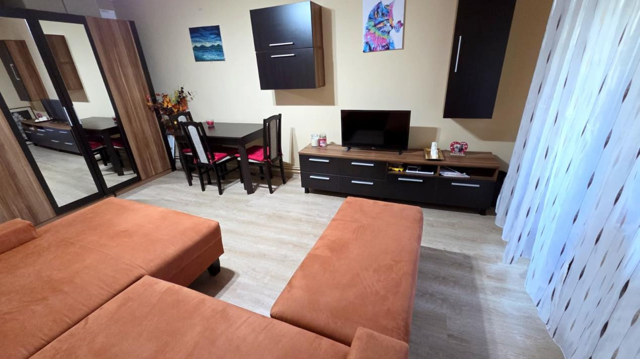 Apartament cu 3 camere, decomandat, 65 mp utili, parter - Aradului