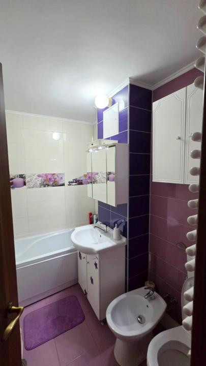 Apartament cu 3 camere, decomandat, 65 mp utili, parter - Aradului