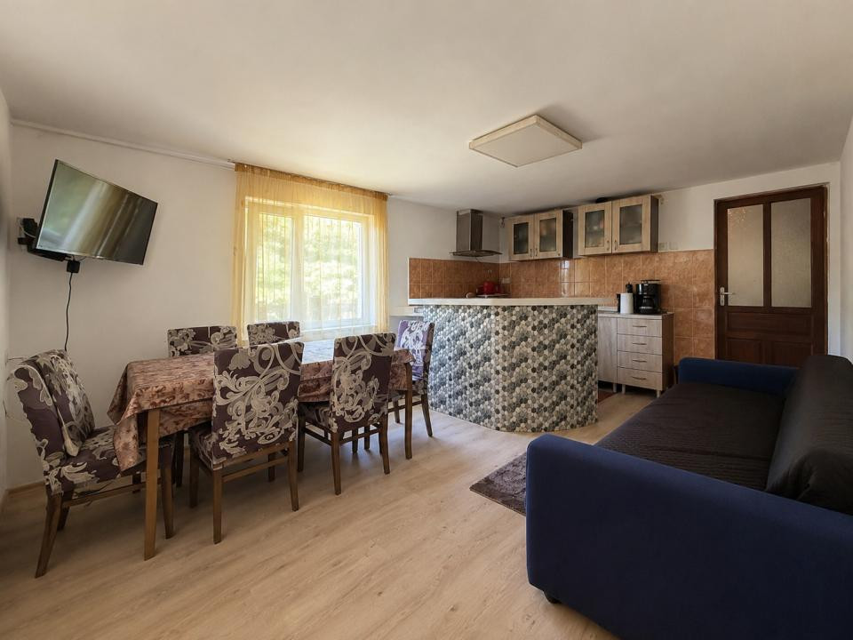 Casa 3 camere, 100 mp utili, 300 mp teren propriu - Sagului