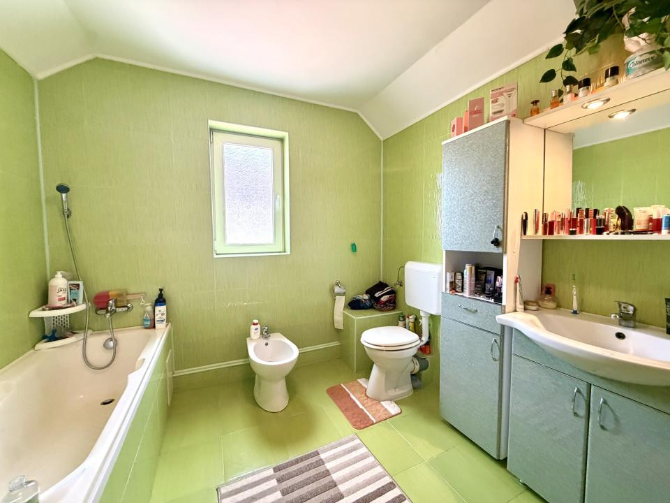 Casa individuala, 4 camere, 150 mp utili, 380 mp teren - Dumbravita