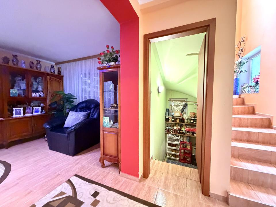 Casa individuala, 4 camere, 150 mp utili, 380 mp teren - Dumbravita