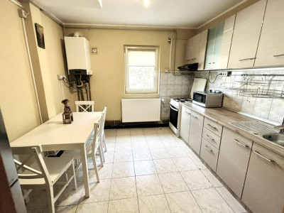 Apartament cu 3 camere, 64 mp utili, etaj 4 - Zona Complexului