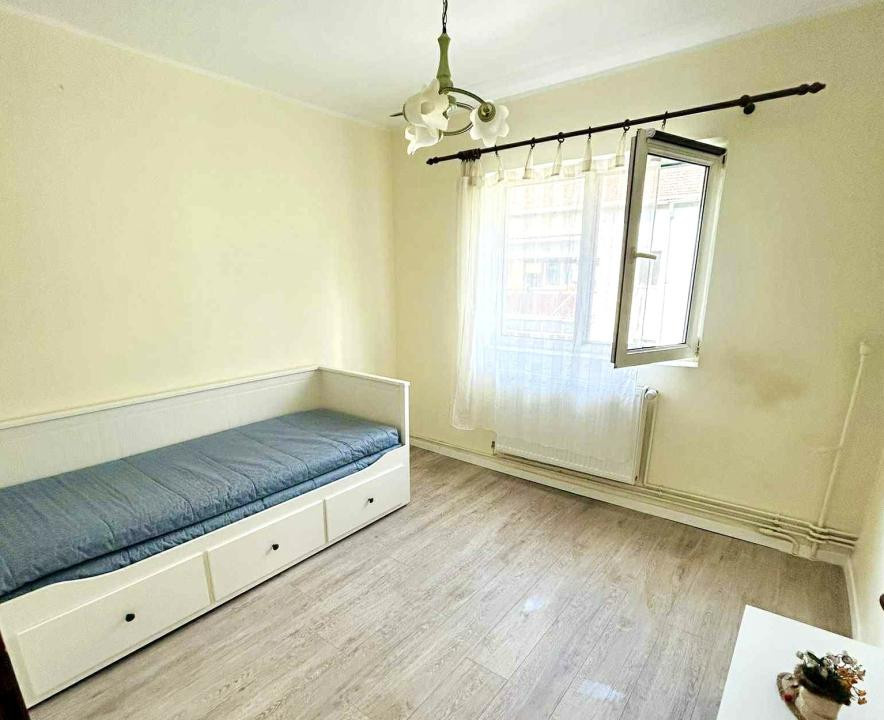 Apartament 3 camere, 64 mp utili, etaj 4 - Zona Complexului