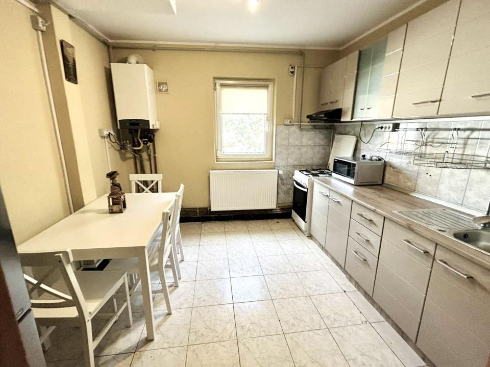 Apartament 3 camere, 64 mp utili, etaj 4 - Zona Complexului