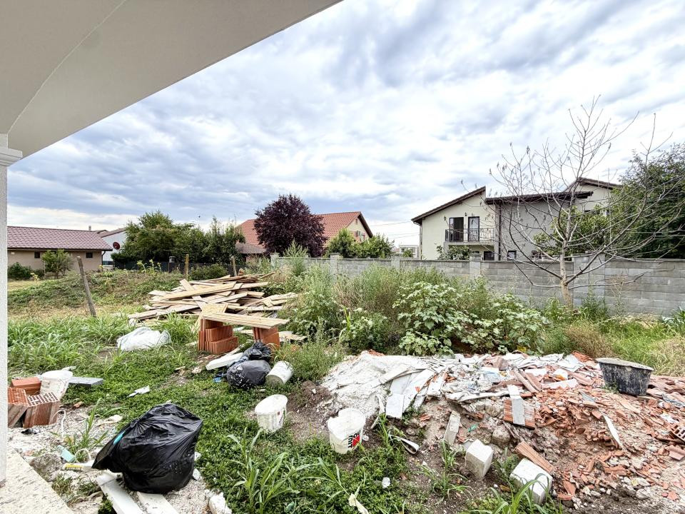 Duplex despartit prin garaj, 4 camere, 108 mp utili - Dumbravita